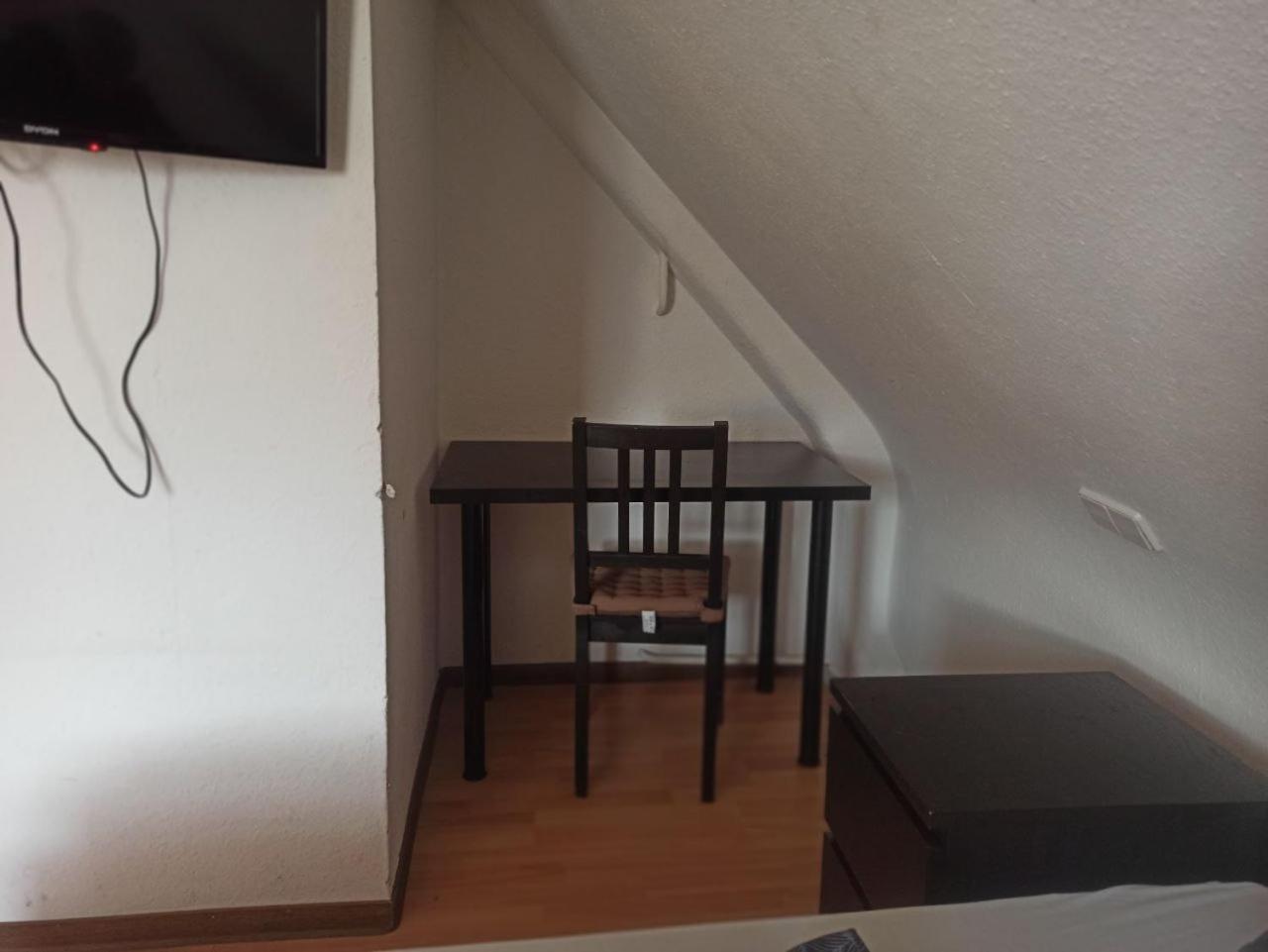 Monteurzimmer - Waldbronn Exteriör bild