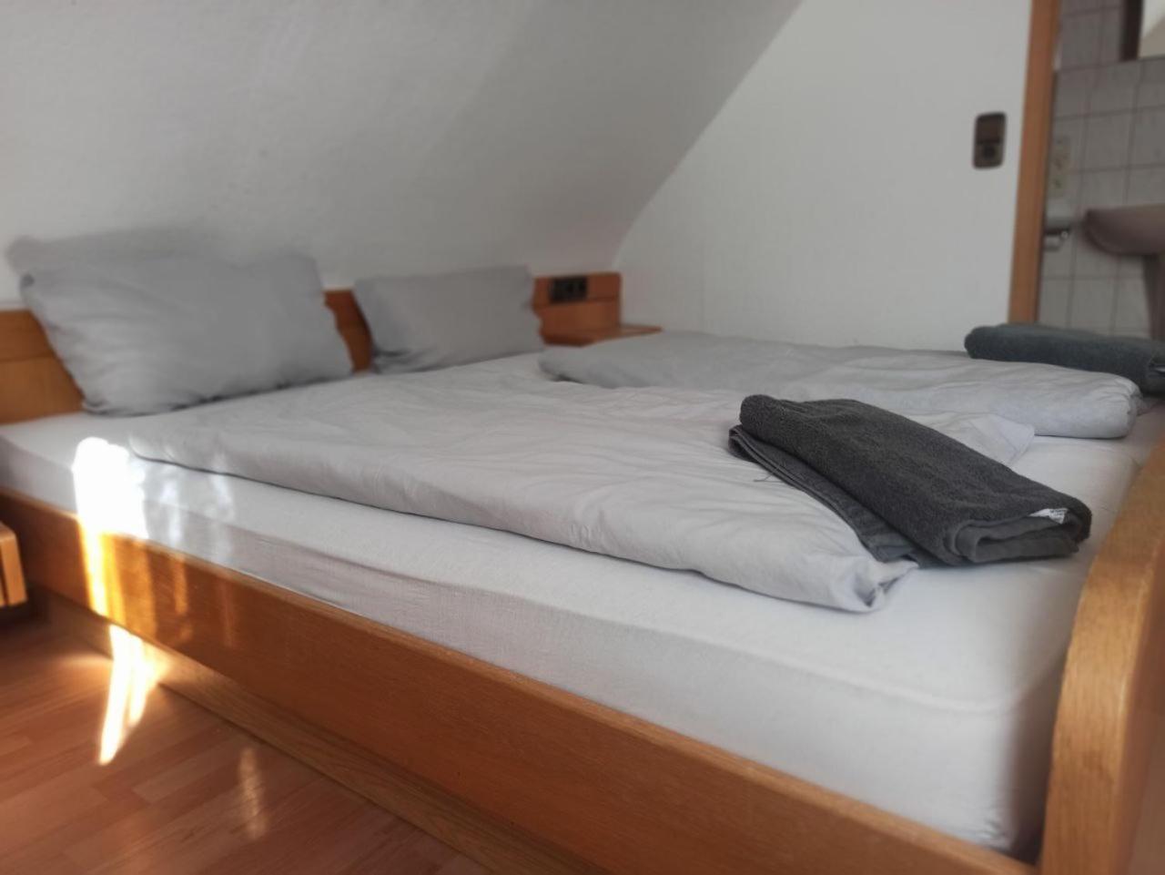 Monteurzimmer - Waldbronn Exteriör bild